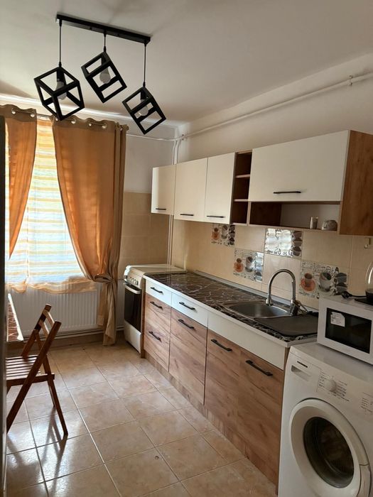 Închiriez Garsonieră 43 mp, confort 1, renovată – zona A, Tecuci