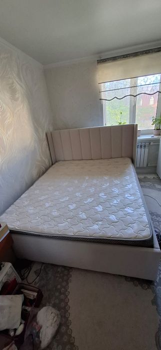Кровать с матрасом 
немесе