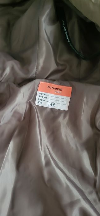 Продам пальто на девочку,  рост 146.