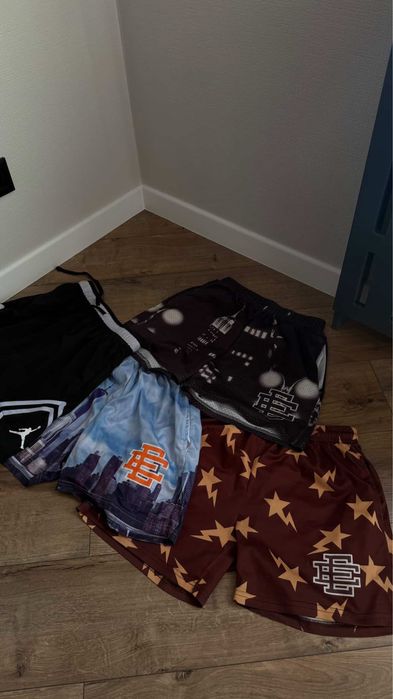 Спортивные шорты