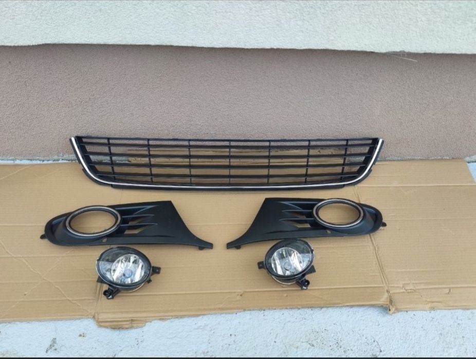 Grile bara fata Vw Golf 6 hackback si combi 2008-2012