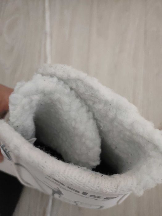 Коньки  фигурные продам