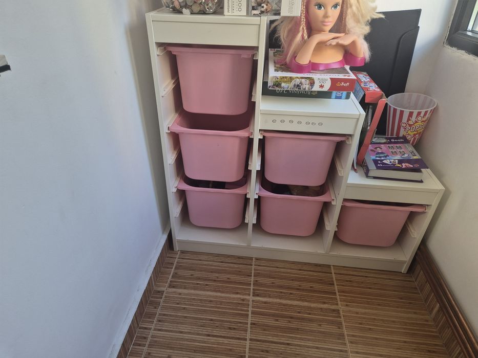 Organizator de jucării si tabla de scris cu doua fete