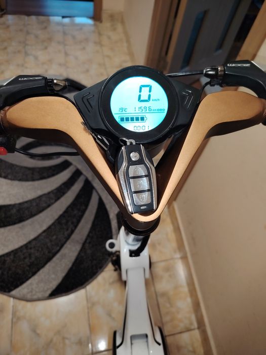 Vând bicicleta electrica