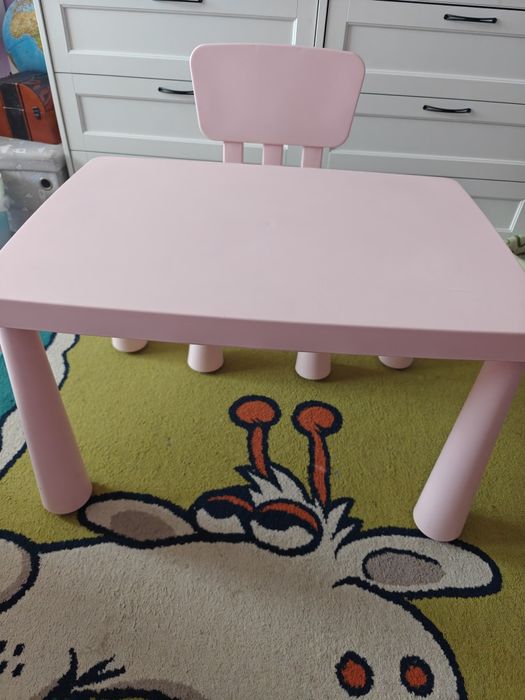 Vând masă cu scaun Ikea