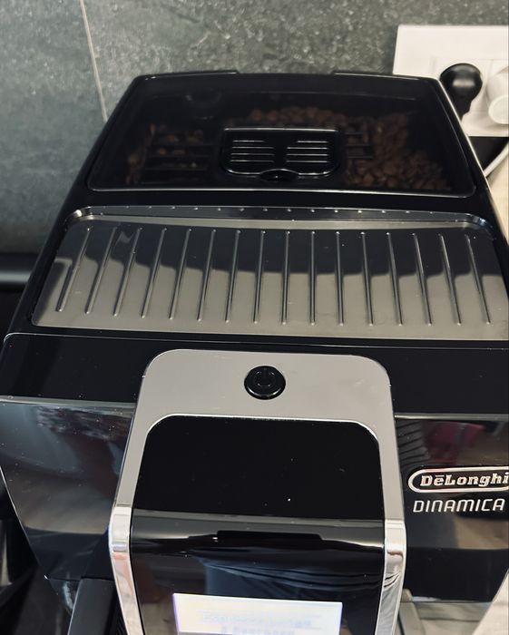 Espressor automat De’Longhi Dinamica