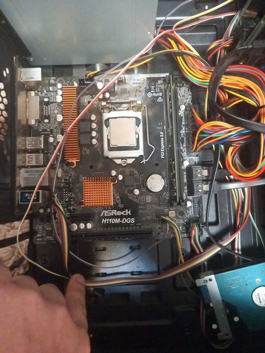 Продам пк, старый. Срочно!