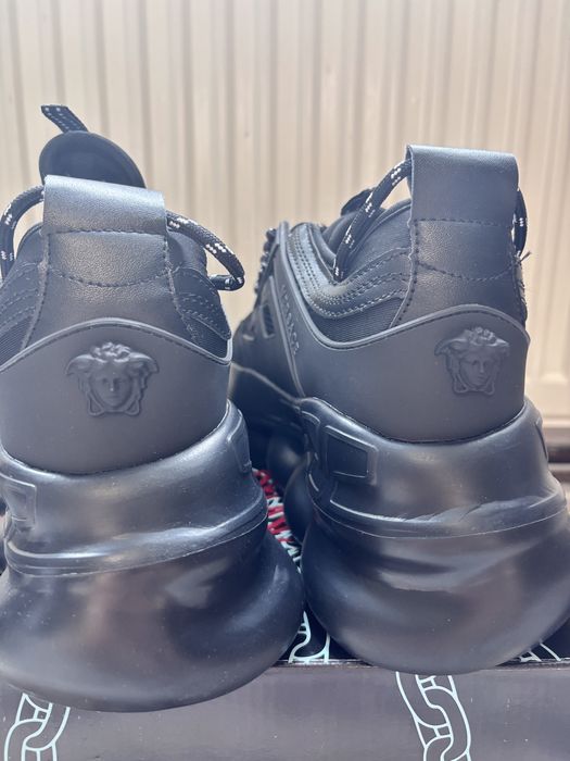 Versace Chain Reaction Black, marimea 42 si 44, ideali pentru ocazii speciale