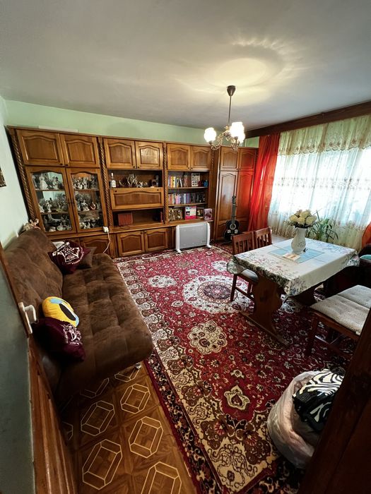 Apartament 3 camere decomandat etaj 1