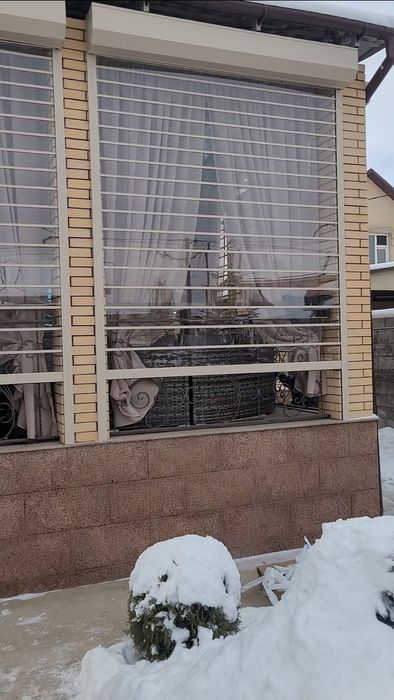 Прозрачные рольставни из поликарбоната