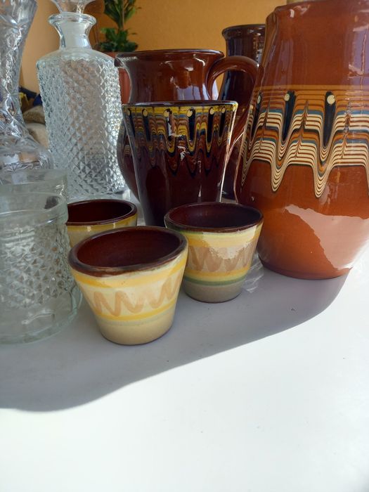 Стари глинени и стъклени съдове