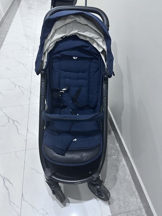Продам коляску Joie
