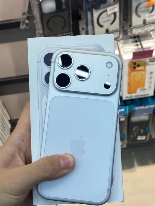 iPhone 17 pro белый новый