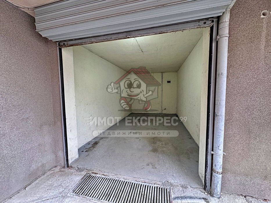 Двустаен обзаведен апартамент, с гараж, под наем, до Болницата