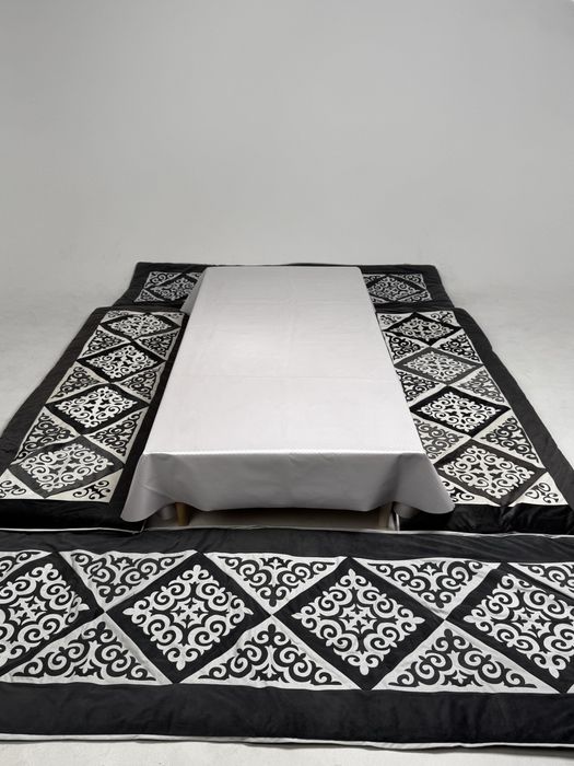 Аренда жер стол,скатерть,посуда,корпе