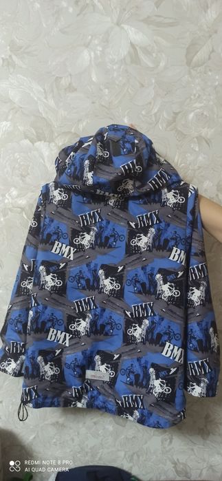 Продам куртку мальчиковую