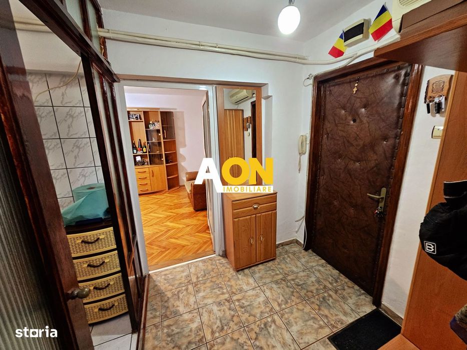 Apartament 2 camere, mobilat, utilat, etaj 3, cu boxa si parcare