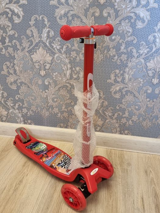 Продам самокат 7500