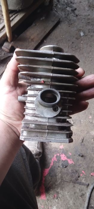 Vând piese de Husqvarna 40