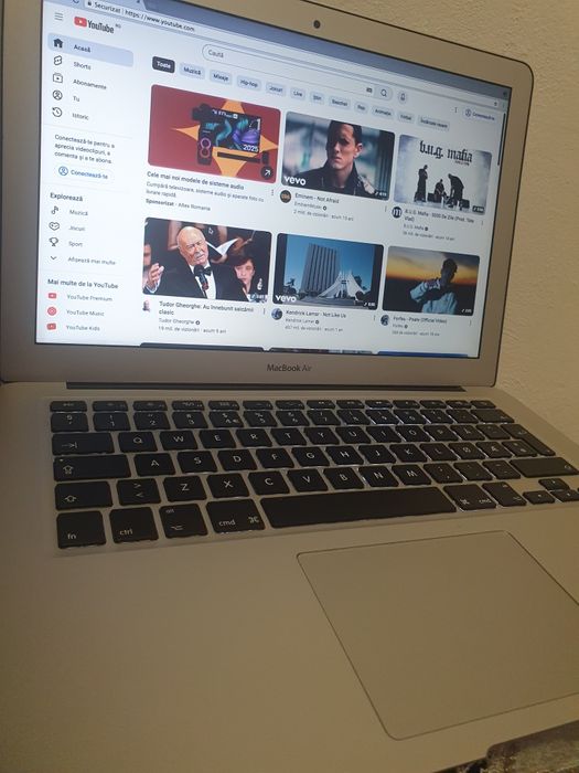 MacBook Air model A 1466