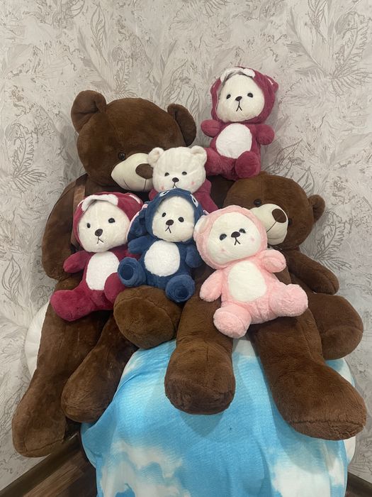 Плюшевые мишки (подарок)