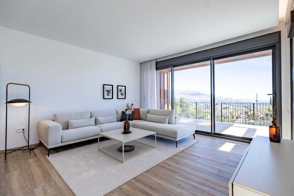 Vilă nouă. Vedere uimitoare la mare și la munte. Polop Benidorm, Altea