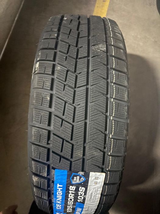 Зимние шины новые 235/60R18