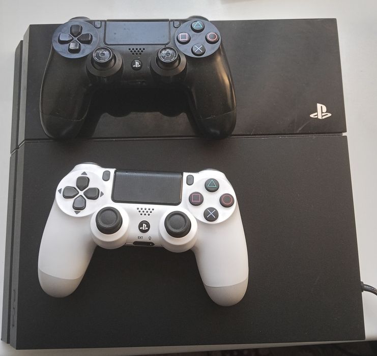 Продам playstation 4