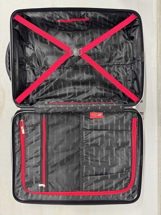 Нов черен куфар Ducati Corse Hyperspace Trolley L