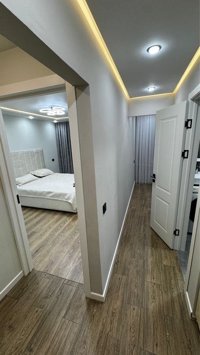 LUX квартира посуточно. Рядом Женис парка