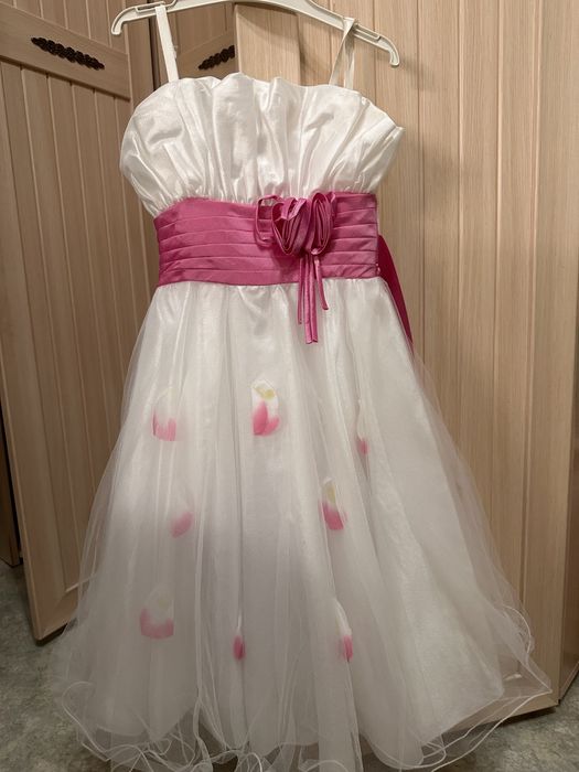 Нарядное платье для девочки