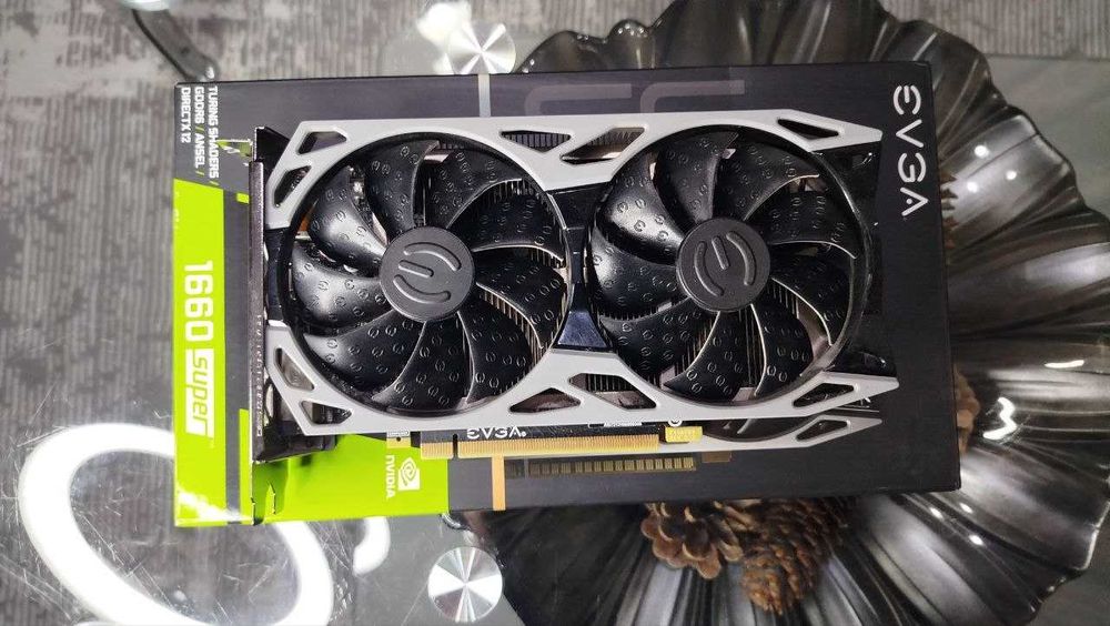 Продавам видео карта EVGA GeForce GTX 1660 SUPER SC ULTRA GAMING