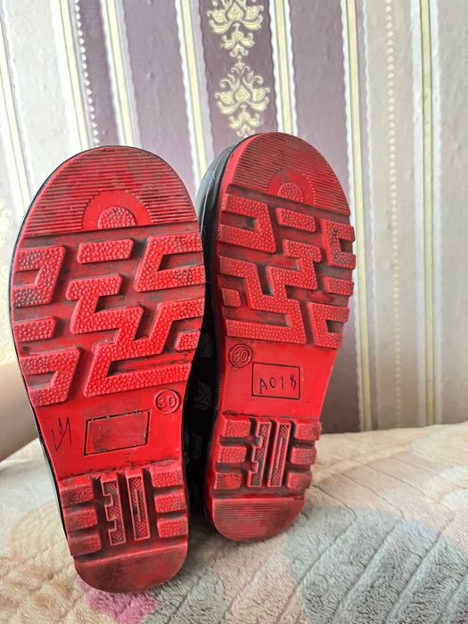 Продам детский резиновые сапоги