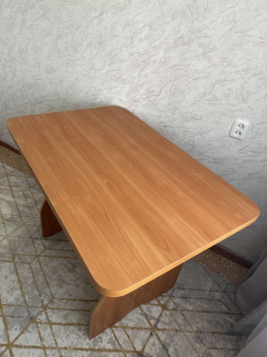 Продам стол в хорошем состоянии