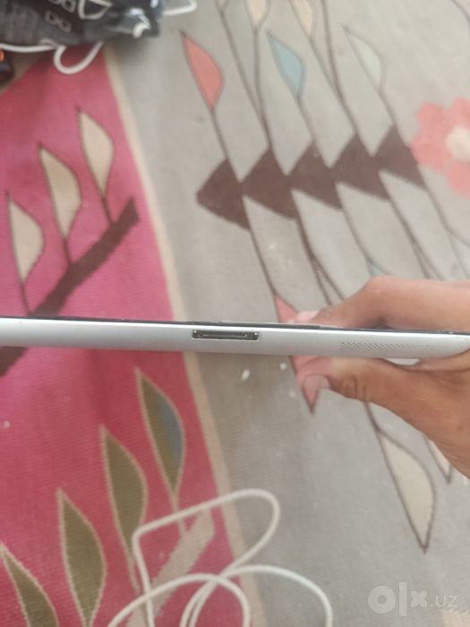 iPad mini 3 operativka xotira 16Gb zaryadning ham qoʻshib beriladi
