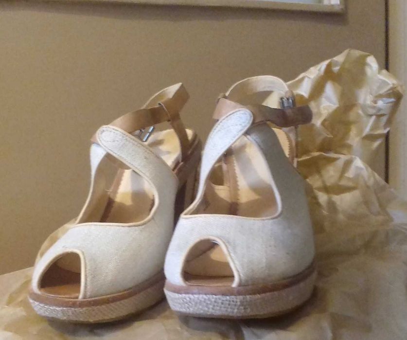 Чисто нови оригинални сандали Timberland - естествена кожа и лен