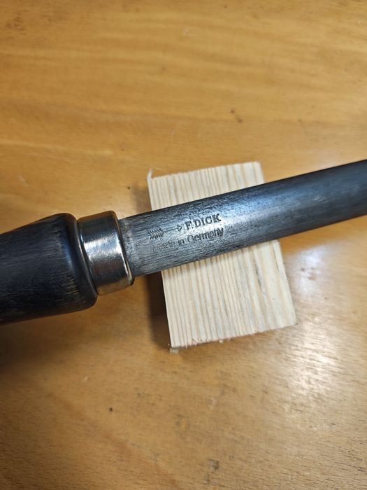 Професионален масат F. DICK (Made in Germany) с подсилена букова дръжк