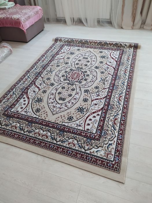 Продам ковер 2.5х4, 2х3, 1.7х.2.5