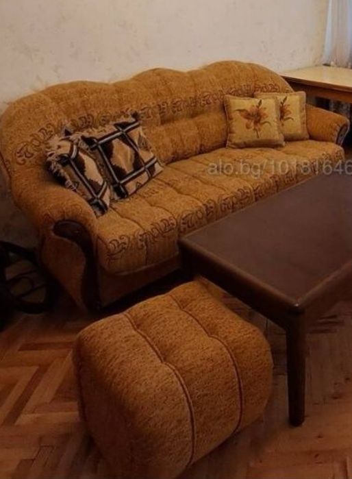 Продавам диван, разтегателен.