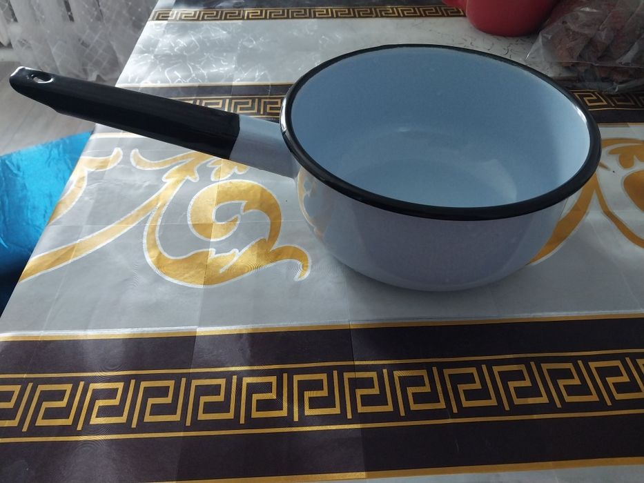 Ковшик эмалированный