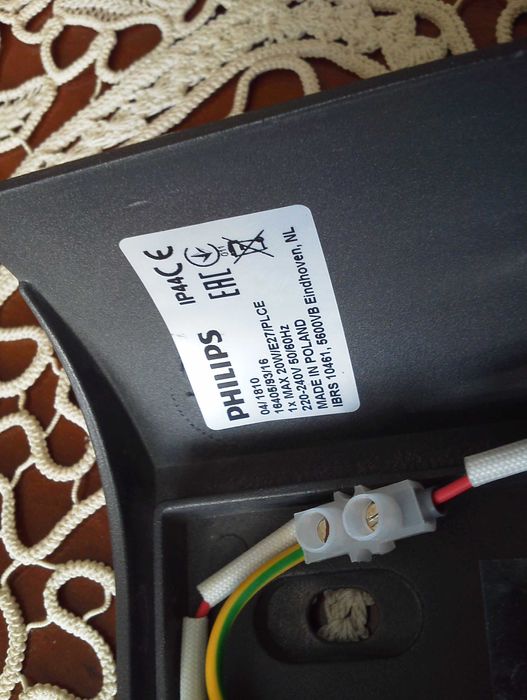 Corpuri (lampi) iluminat cu senzori-Priza Programabila.