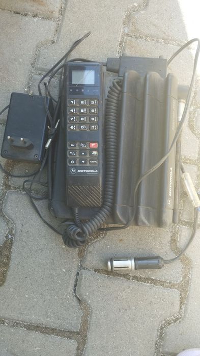 Ретро Телефон За Кола Motorola Associate 2000 (1993 г.) – Рядък Колекционерски Модел
