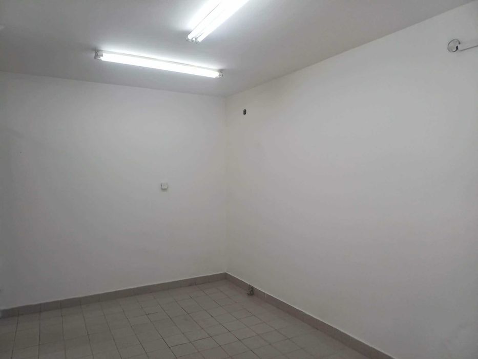 Дава се под наем Магазин в Пловдив, Център - 60 кв.м за 598.23 € - Снимка #3