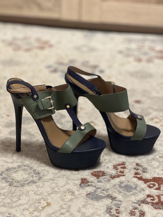 Обувь босоножки