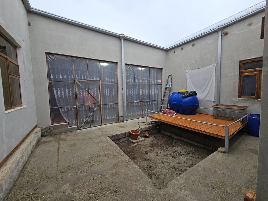 4 sotixli tayyor uchastka ko‘plab jihozlari bilan birga sotiladi.