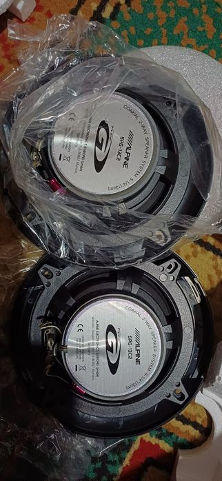 Boxe auto cu 2 cai Alpine