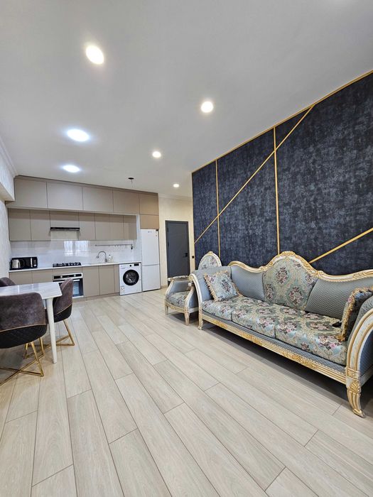 Буюк Ипак Йули. 2/9/10. Новостройка Silk Road.