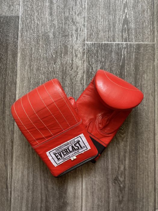 Продаются боксерские перчатки б/у