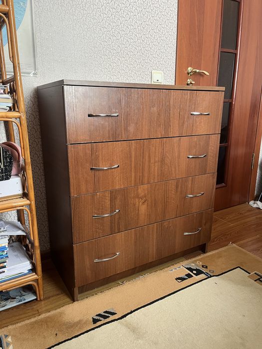 Комод коричневый