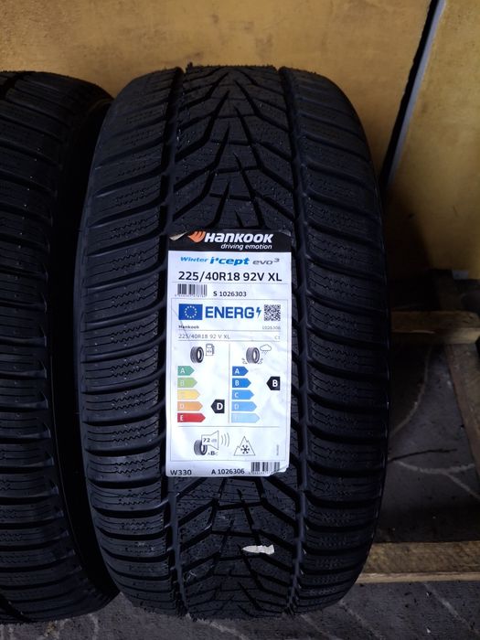 225 40 18 Hankook DOT 2025 iarna NOI